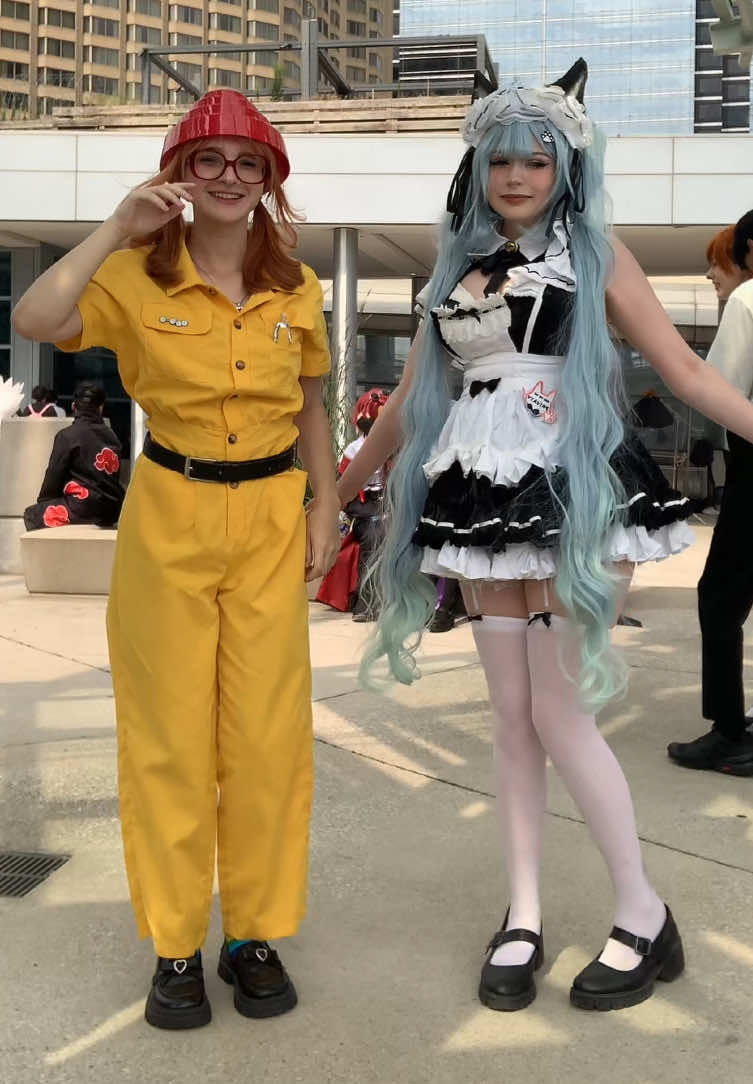 me and my starcriisp we so cute @ᨳ crisp #privaty #nikke #devo #cosplay #fanexpo 