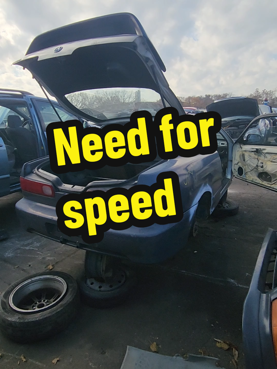 #junkyardfinds #integra  #junkyard #honda 