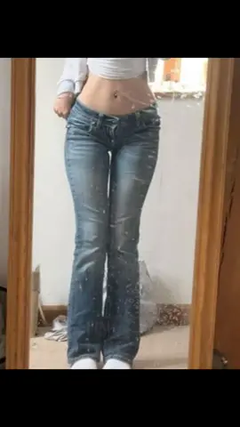 I think flared pants look better on skinny legs #flared 