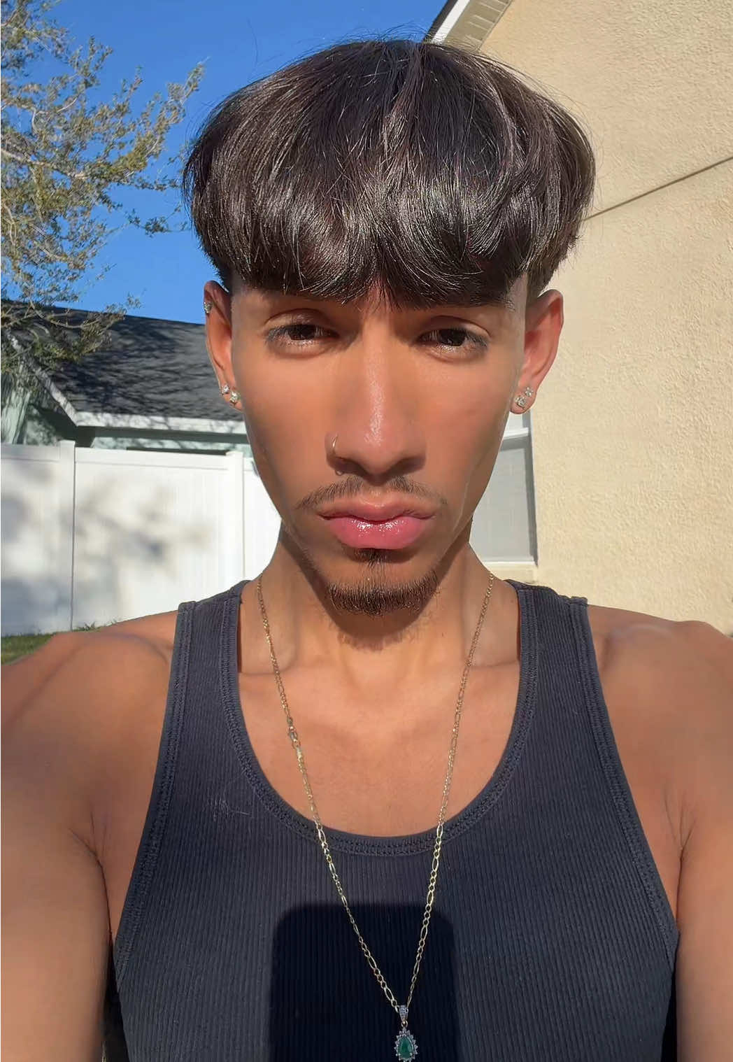 lo que quiero e reggaeton en las bocinas 