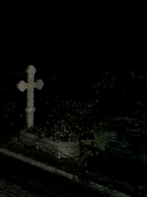 ночью за твоим окном . .  #4позициибруно #щитпост #поздно 