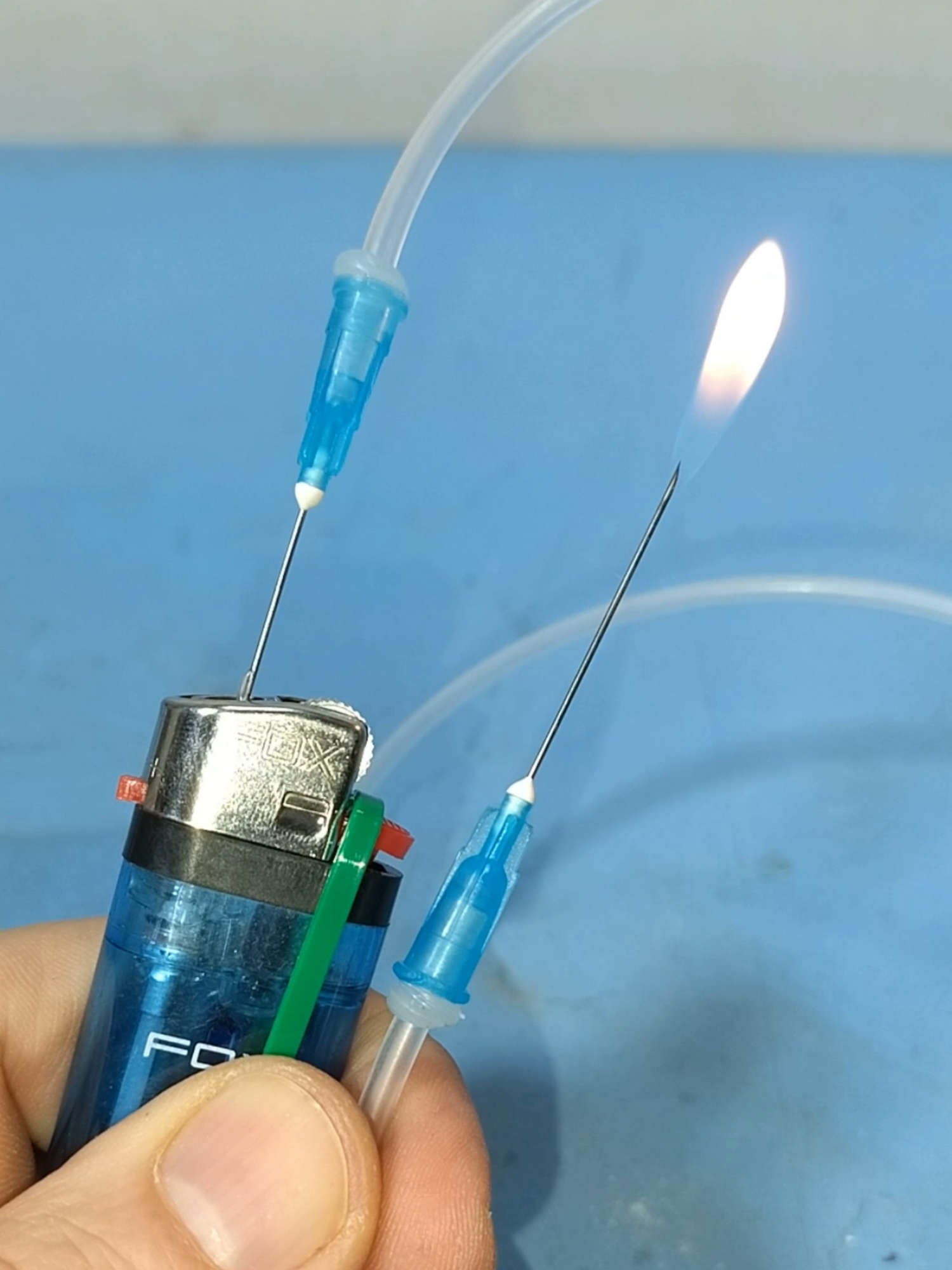 Great Trick to Make a Homemade Burner using a lighter and a needle #DIY #tips #tricks #howtomake #diycraft #diyproject