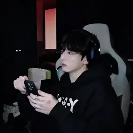 JUNGKOOK LIVE✨️jungkook singing along to 'i'll never love again' by lady gaga & bradley cooper from the movie 'a star is born' #jungkook#bts 