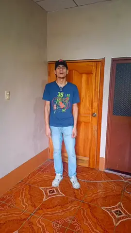 En la cuenta de @Robert Zam los espero#humor #streamer #live 