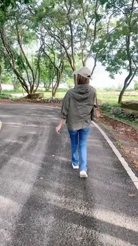 #ใช้ชีวิตให้มีความสุข ชีวิตมันสั้น ..ใช้ชีวิตในทุกๆวันให้มีความสุข🌸🎉💕 #สตอรี่ความรู้สึก  #เที่ยวไปเรื่อย  @Tik_Chulee😍  @Tik_Chulee😍  @Tik_Chulee😍 