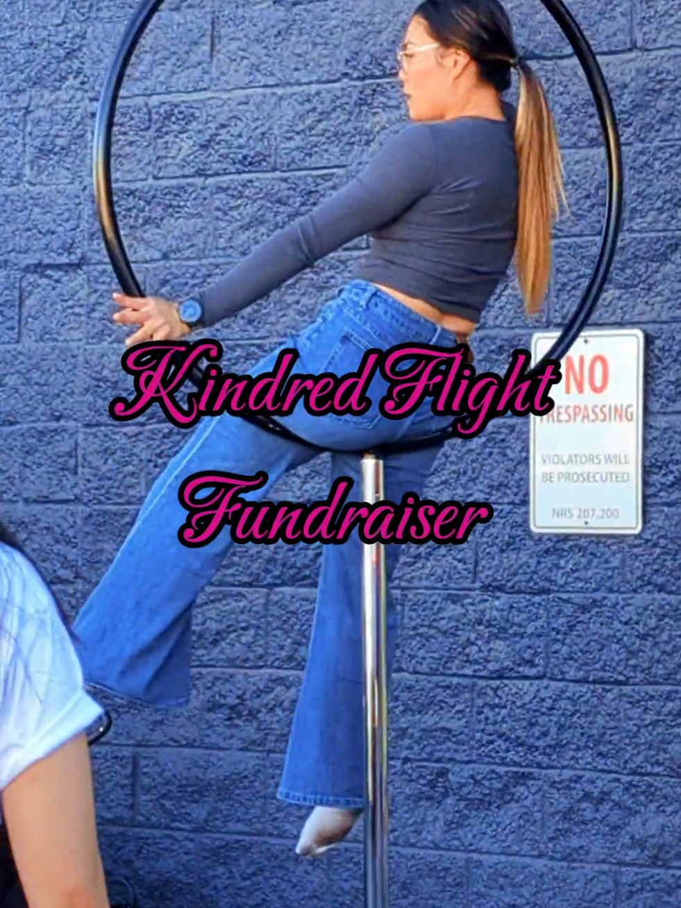 Had a beautiful mix of community and creativity. We sipped mimosas, snacked on charcuterie, and got to make our own flower bouquets at Las Vegas Floral wholesale.  All proceeds went to @kindred_flight  an amazing program introducing neurodivergent youth to the world of aerial movement. With the help of @Las Vegas MomTok  They even raffled off prizes from some small local businesses, Brianna's body butter, @bmophotographylv keeping the support right here in our community. Vegas always shows up. #kindredflight #flowerbouquets  #fundraiser #lasvegasflorals 