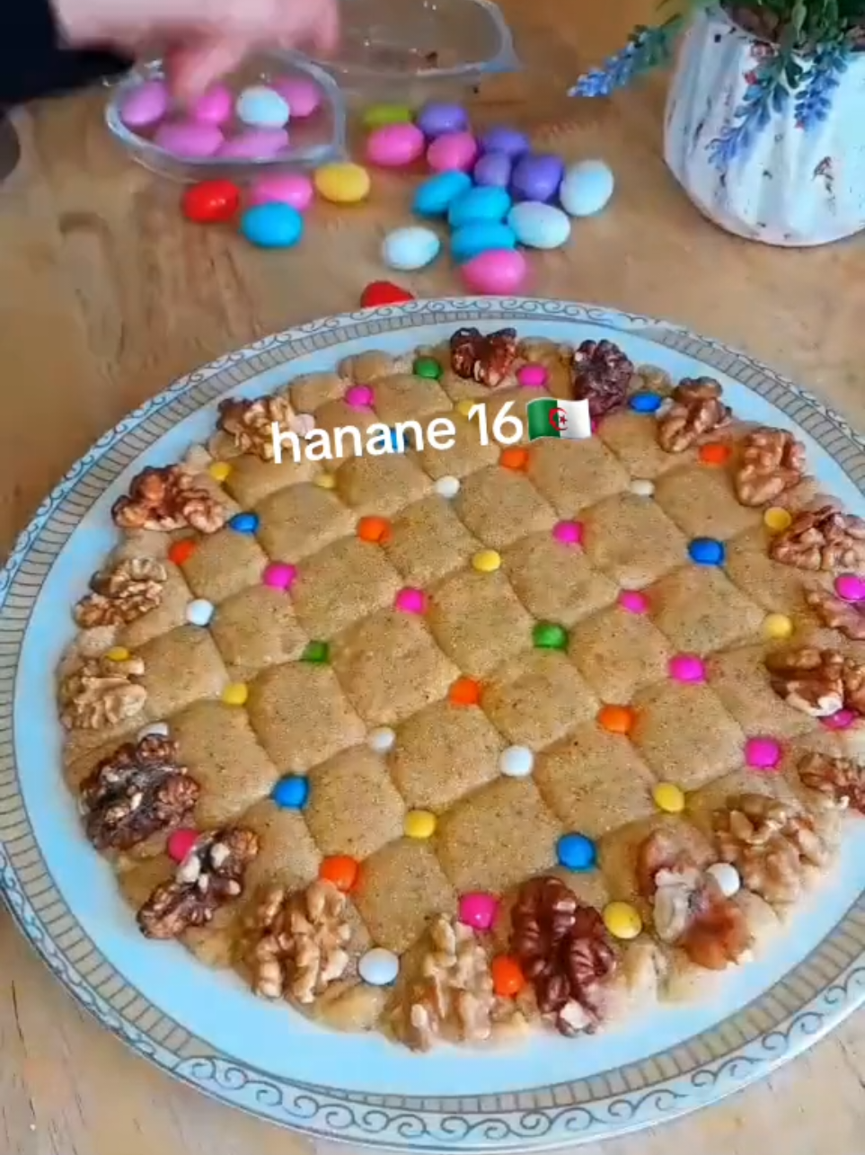 طمينة ذوب في الفم بمقادير جد مضيوطة وتقعد طؤية تشدلك عدة ايام  تابعوني فضلا وليس امرا انا بنت بلادكم 🇩🇿🇩🇿🇩🇿 #الشعب_الصيني_ماله_حل😂😂 #tiktoklongs #المطبخ_الجزائري #طمينة 