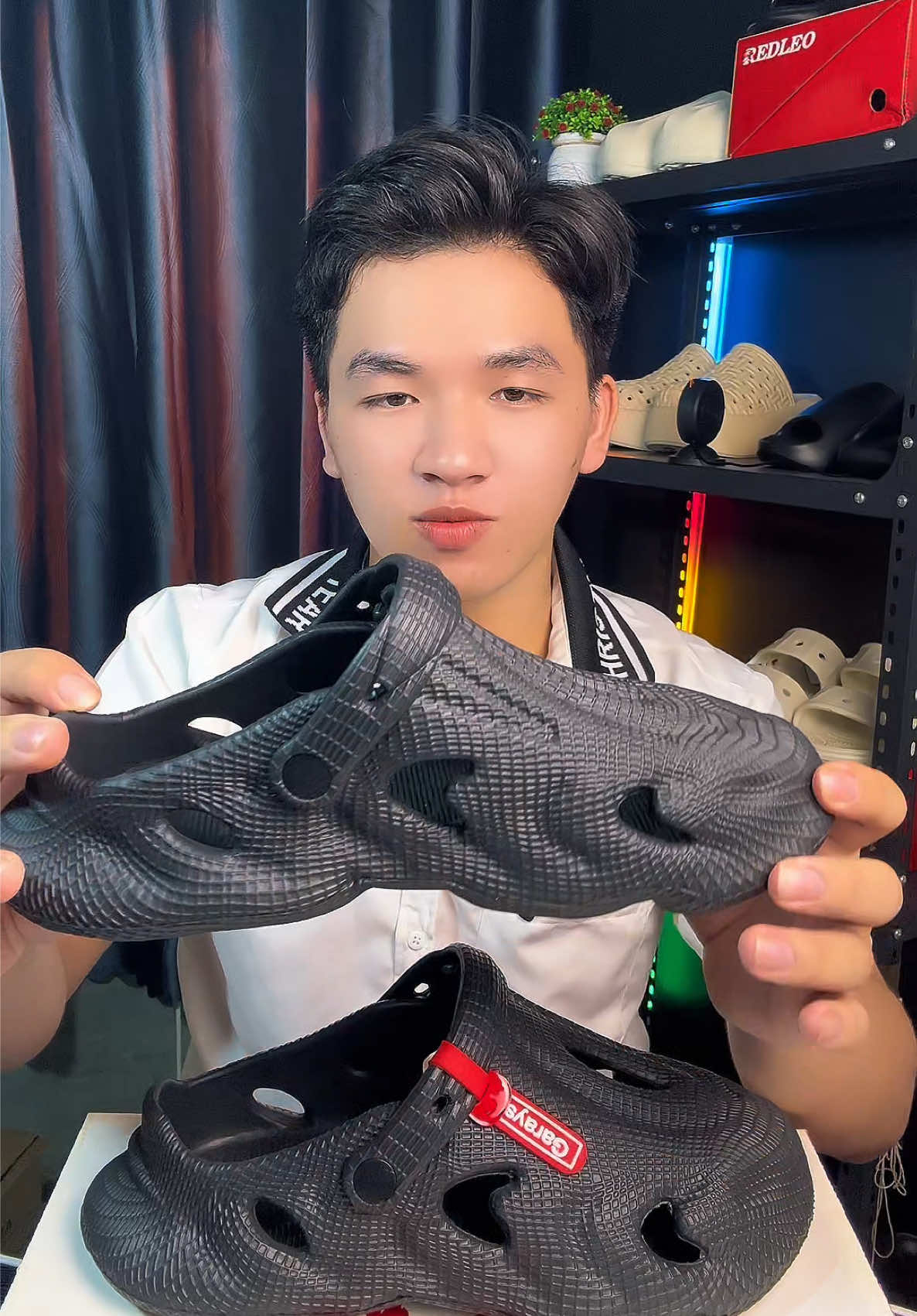 Giày thể thao chống trơn