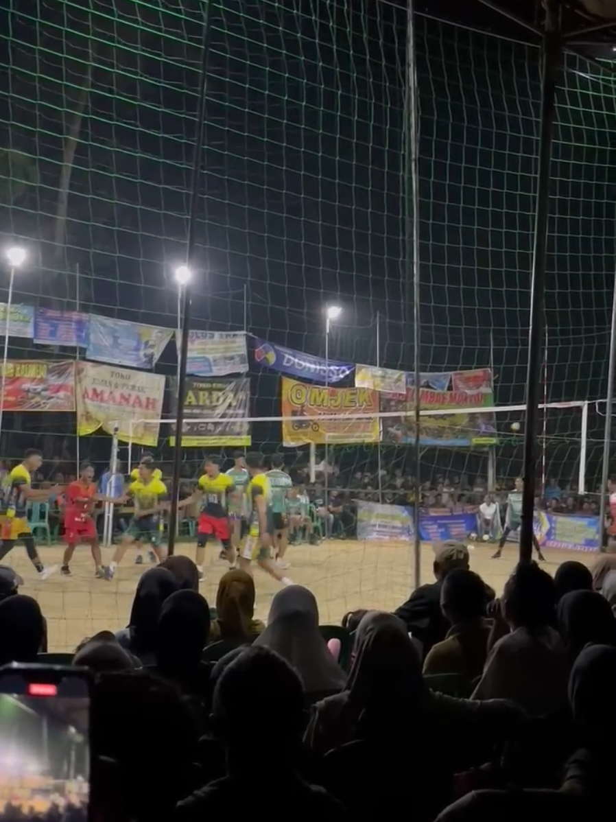 Spike. Bledosh Kleo Rivaldo 🔥🔥🔥🔥#vollyasikk🏐🏐 #tarkamlampung #Jalalampung #volleyball #tarkamvoli @kleo70593 