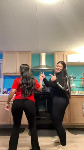 Solo faltábamos nosotras de hacer el trend. #cousing #funnymoments #baile #🥵 @Ana Gutierrez Martin 