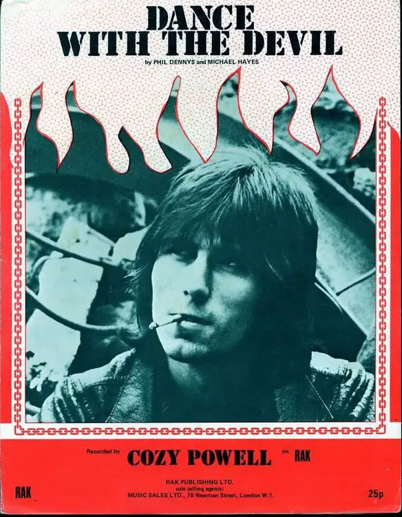 The bass player on the track is Suzi Quatro