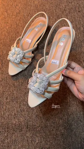 Sukak bgt, cantiknyaa 🫰🏻❤️‍🔥❤️‍🔥 #sandalwanita #sandalwanitakekinian #sandalcantik #sandalheels #heelswanita 