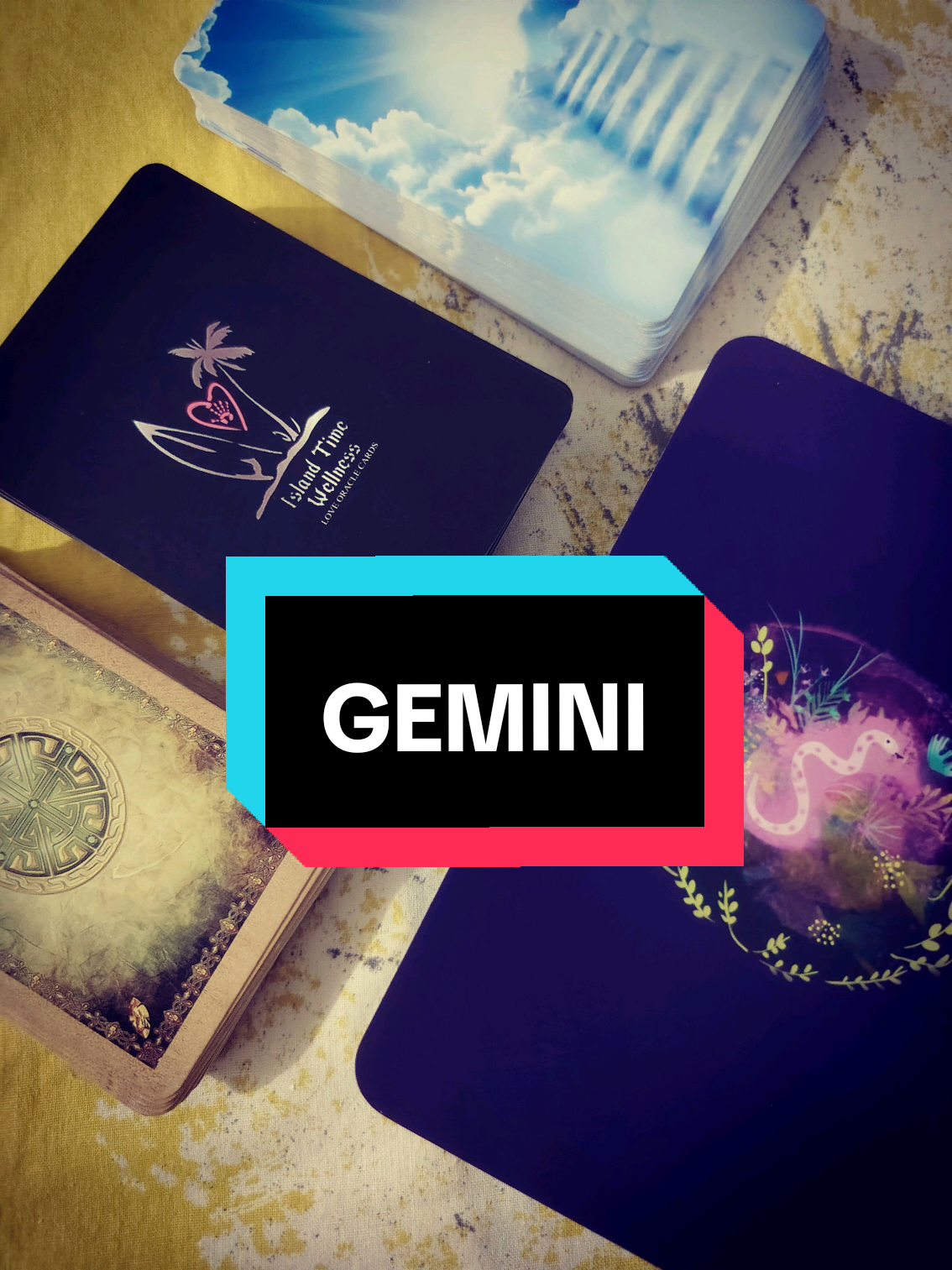 #tarot #fyp #zodiacsigns #intuitivereflections #oraclereading 