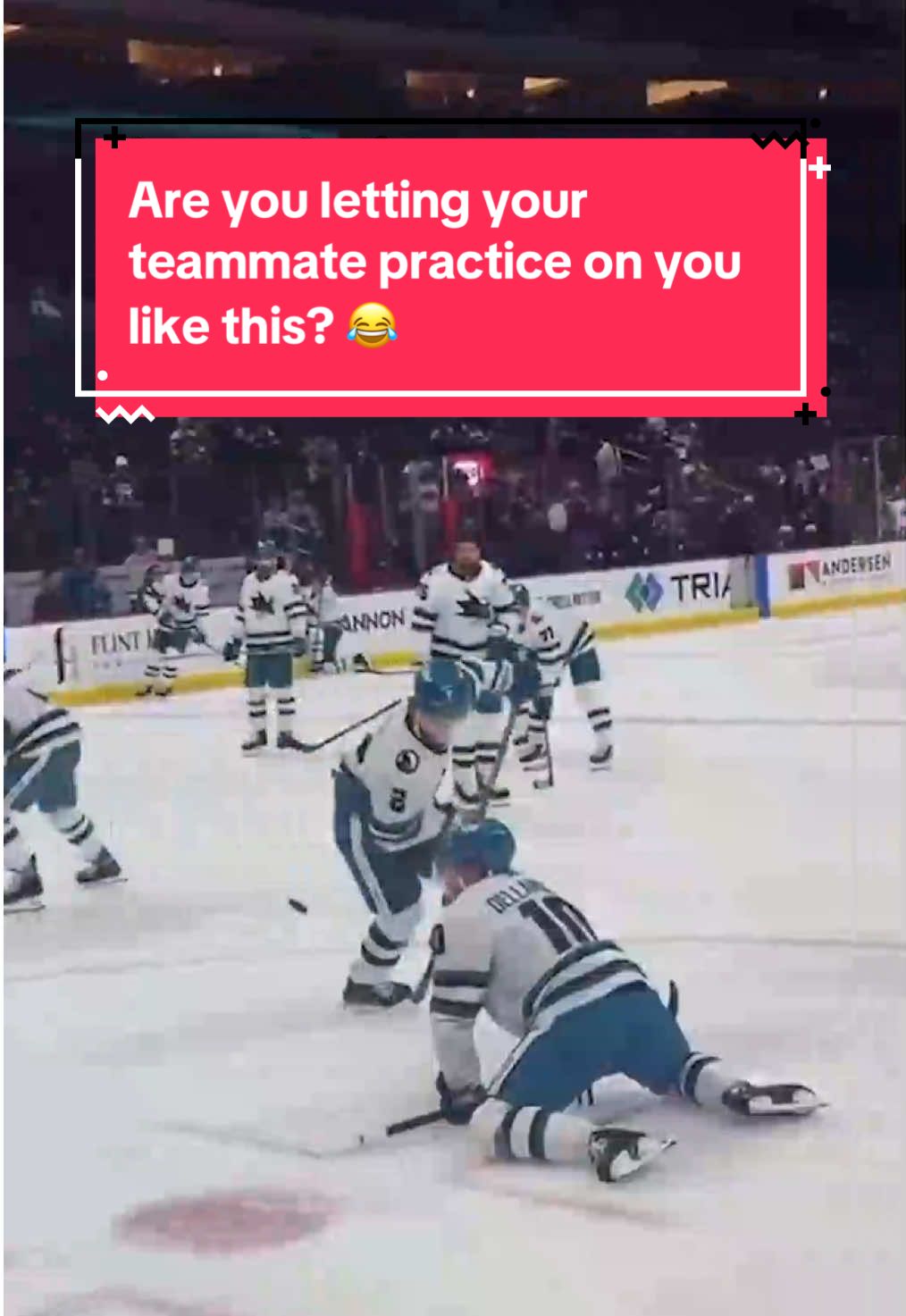 Will Smith having fun with Ty Dellandrea pregame 😂 (🎥: Kayla82500 / X) 