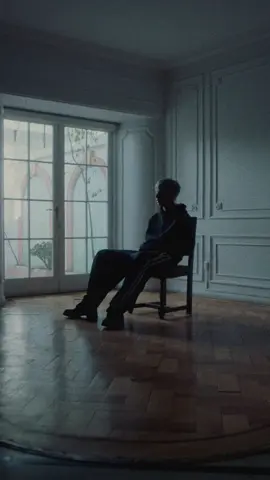 PRE - SAVE “ LEJOS “ en mi biografía 