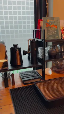 Bikin coffee setup kaya gini jadi betah ngopi dirumah ga sih? #v60 #ngopidirumah #coffeesetup 