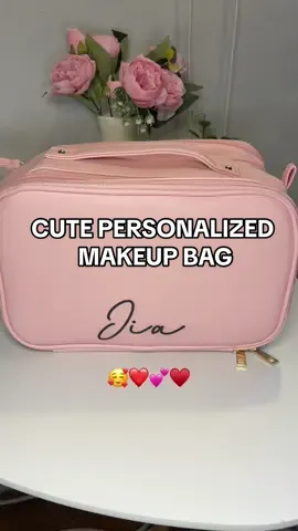 can’t wait to use this the next time I travel 🥰✈️ obsessed with how many pockets this has! thank youuuu  @Calliegifts for sending over the cutest makeup bag!  if you’re looking for some cute christmas gift ideas 🎄🎄 head over to @calliegifts  and make sure to use •sweetc808• for $$$ off on your order ❤️❤️ #calliegifts #cutemakeupbag #christmasgiftideas #makeupbagessentials #personalizedgifts 
