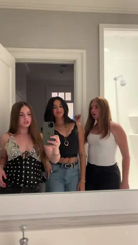 💋💋💋♥️♥️ @mia vickers @🪩🍒🎲🎱🥂 