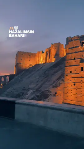 Halep kalesinin güzelliğine hayran kaldım  manzara çok güzel #حلب #dua #جمعه_مباركه #halep 