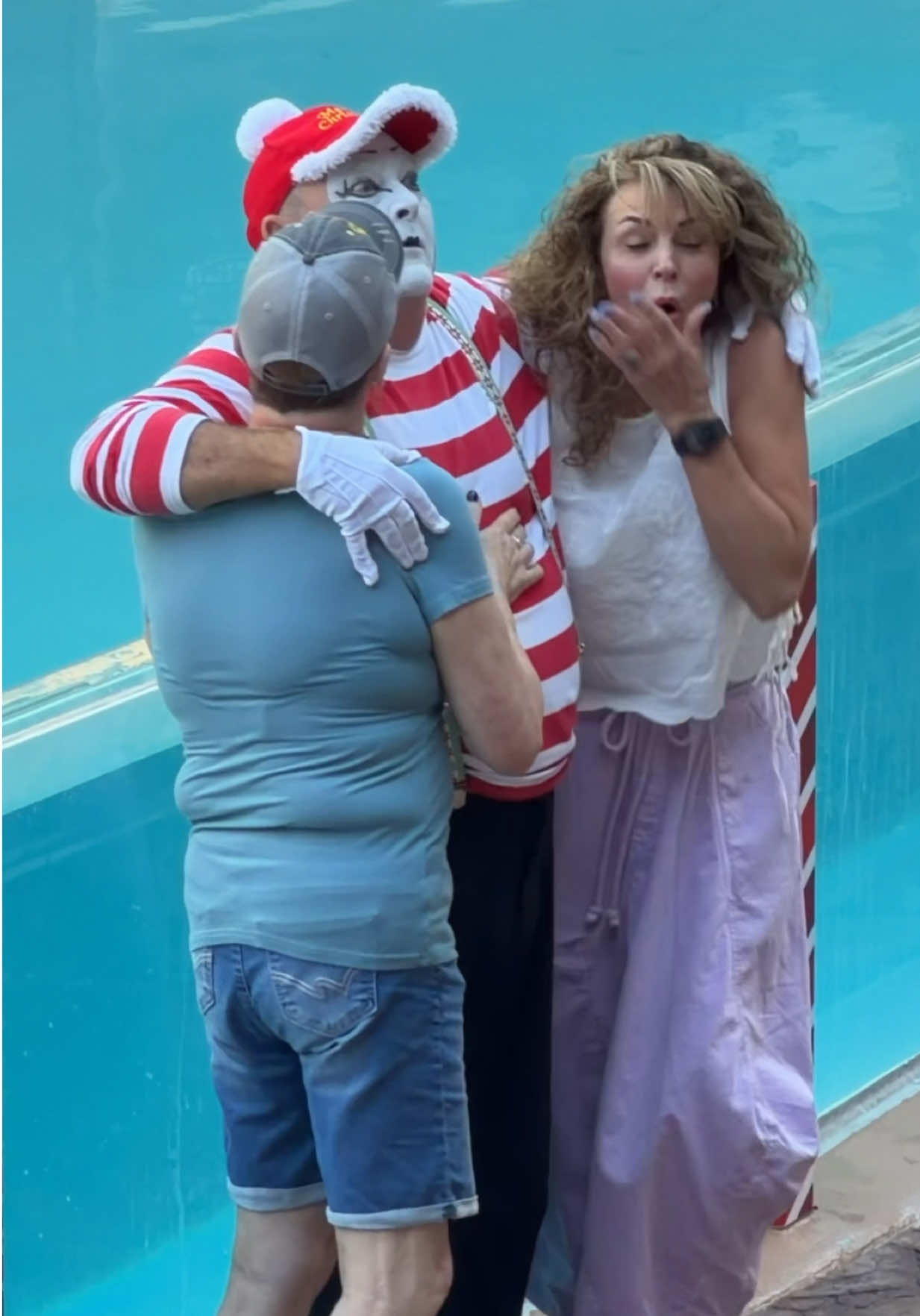 Wait 😱 what just happened? 🙈😹 Tom the mime SeaWorld #seaworldmime #viral #funny #comedy #tomthemime 