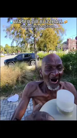 No mind towards the water😭🤣 #fyp #funny #homeless 