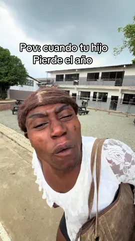Cuando tu hijo pierde el año 🏫😭😅#comedia #parati #viralvideo #greenscreen #humor 