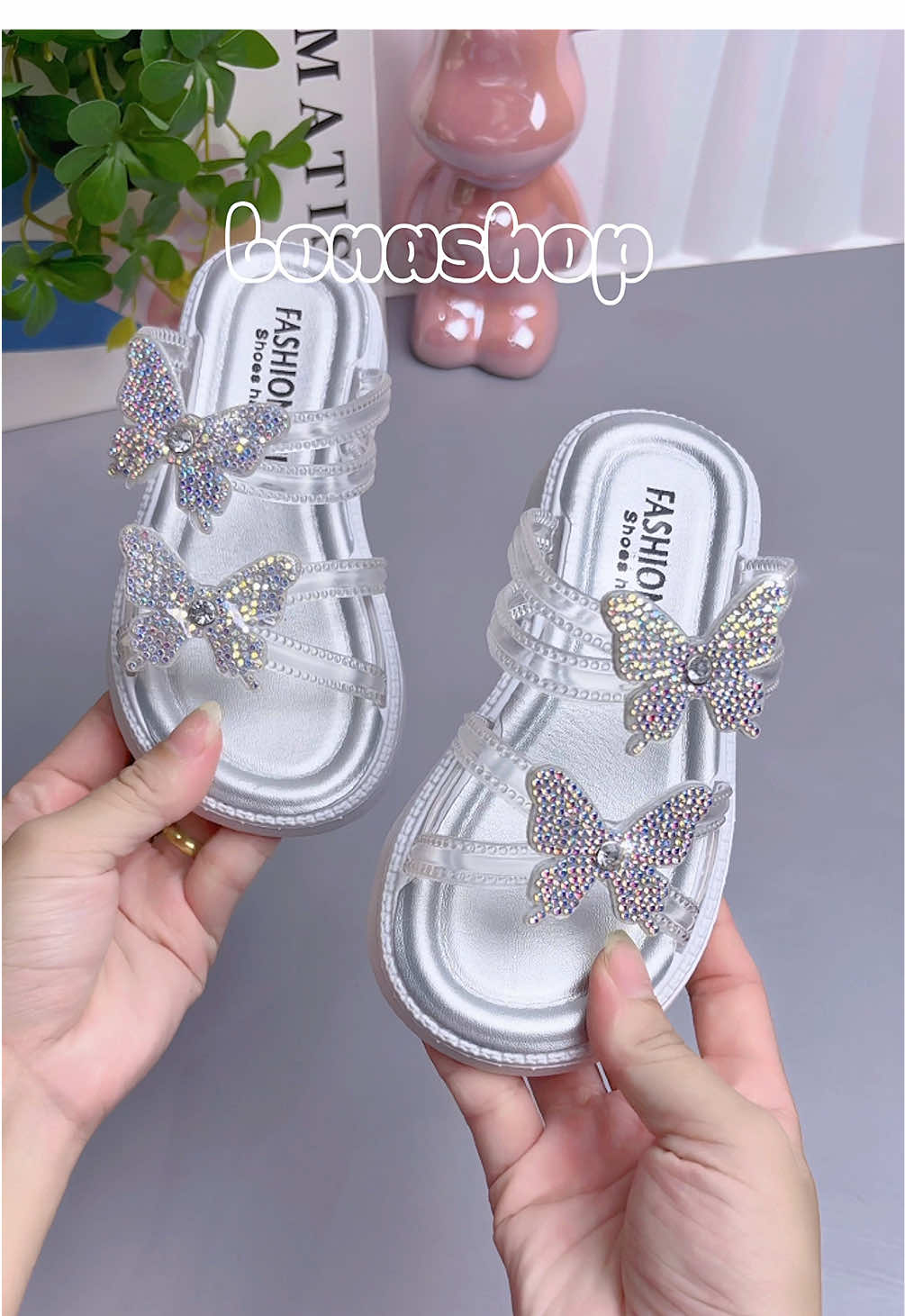 Dép xinh đính đá bling bé gái. #dép #deptreem #deplebegai #lonashop 