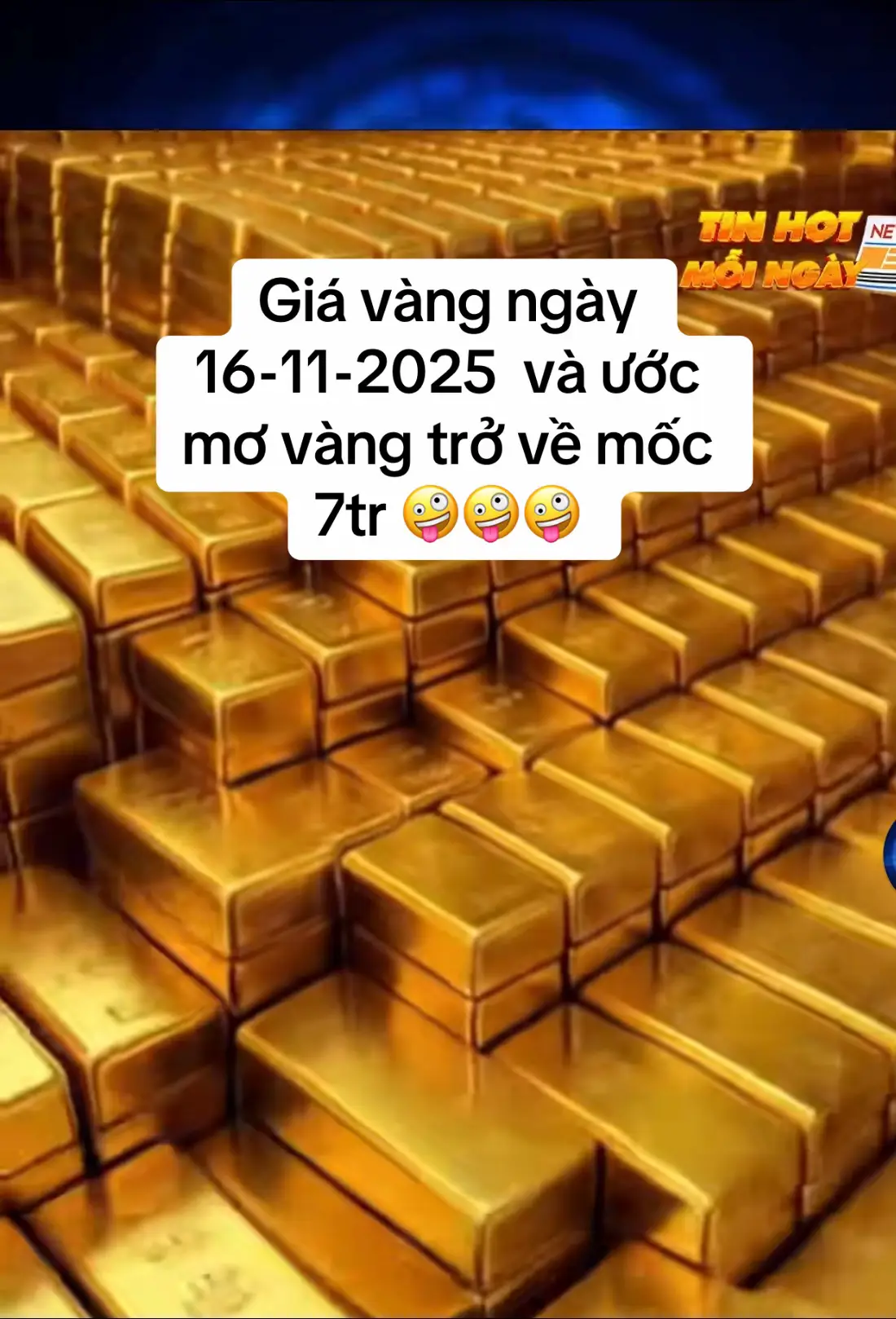 📉 Giá Vàng Ngày 16/11/2025 (Chốt Phiên Cuối Tuần) Giá vàng đã lao dốc, đặc biệt là vàng miếng SJC và vàng nhẫn đã mất giá hơn 2 triệu đồng/lượng chỉ trong một phiên so với đỉnh. 1. Giá Vàng Trong Nước (Đơn vị: Triệu đồng/lượng) | Loại Vàng & Thương hiệu | Mua vào (Khoảng) | Bán ra (Khoảng) | So với hôm trước | |---|---|---|---| | Vàng SJC (Miếng) | 149,0 | 151,0 | Giảm 2,2 triệu | | Vàng Nhẫn Trơn | 146,9 | 149,9 | Giảm 2,2 - 2,6 triệu | | Độ chênh lệch trong nước | 2 - 3 triệu đồng/lượng | Cao |  | 2. Giá Vàng Thế Giới  * Giá giao ngay (Kitco): Khoảng 4.080 - 4.086 USD/ounce.  * Quy đổi: Tương đương khoảng 129,8 - 134,6 triệu đồng/lượng (chưa bao gồm thuế, phí). > ⚠️ Mức chênh lệch: Giá vàng miếng SJC trong nước vẫn đang cao hơn giá vàng thế giới quy đổi khoảng 16 - 21 triệu đồng/lượng, một mức rủi ro lớn đối với nhà đầu tư. >  ❓ Phân Tích Khả Năng Vàng 