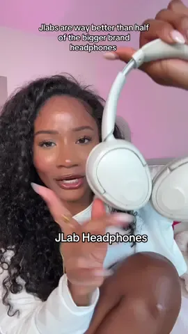 such a good gift, and they barely need charging!!! #tiktokshopcybermonday #tiktokshopblackfriday #tiktokshopcreatorpicks #jlab #jlabheadphones 