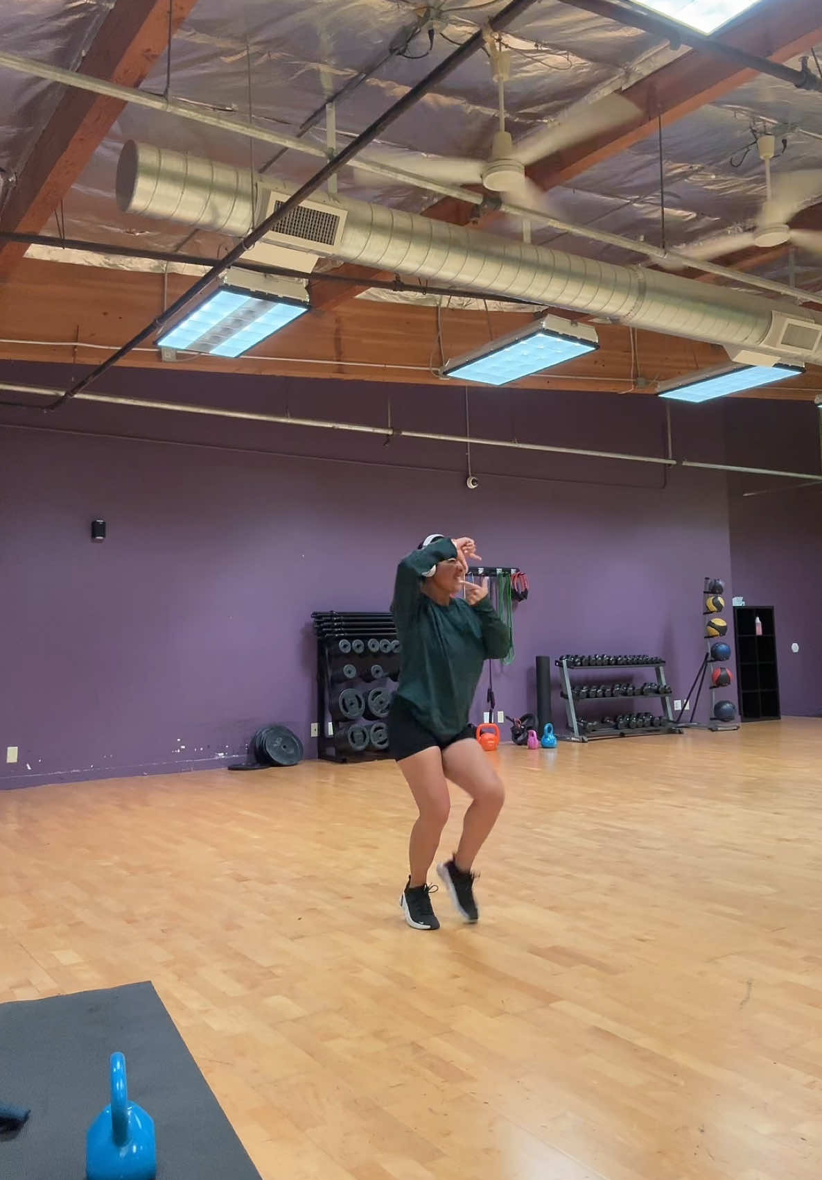 Round✌🏽@JOSE SANZ🕷️ #rauwalejandro #cosanuestra #baile #dembow #fyp 