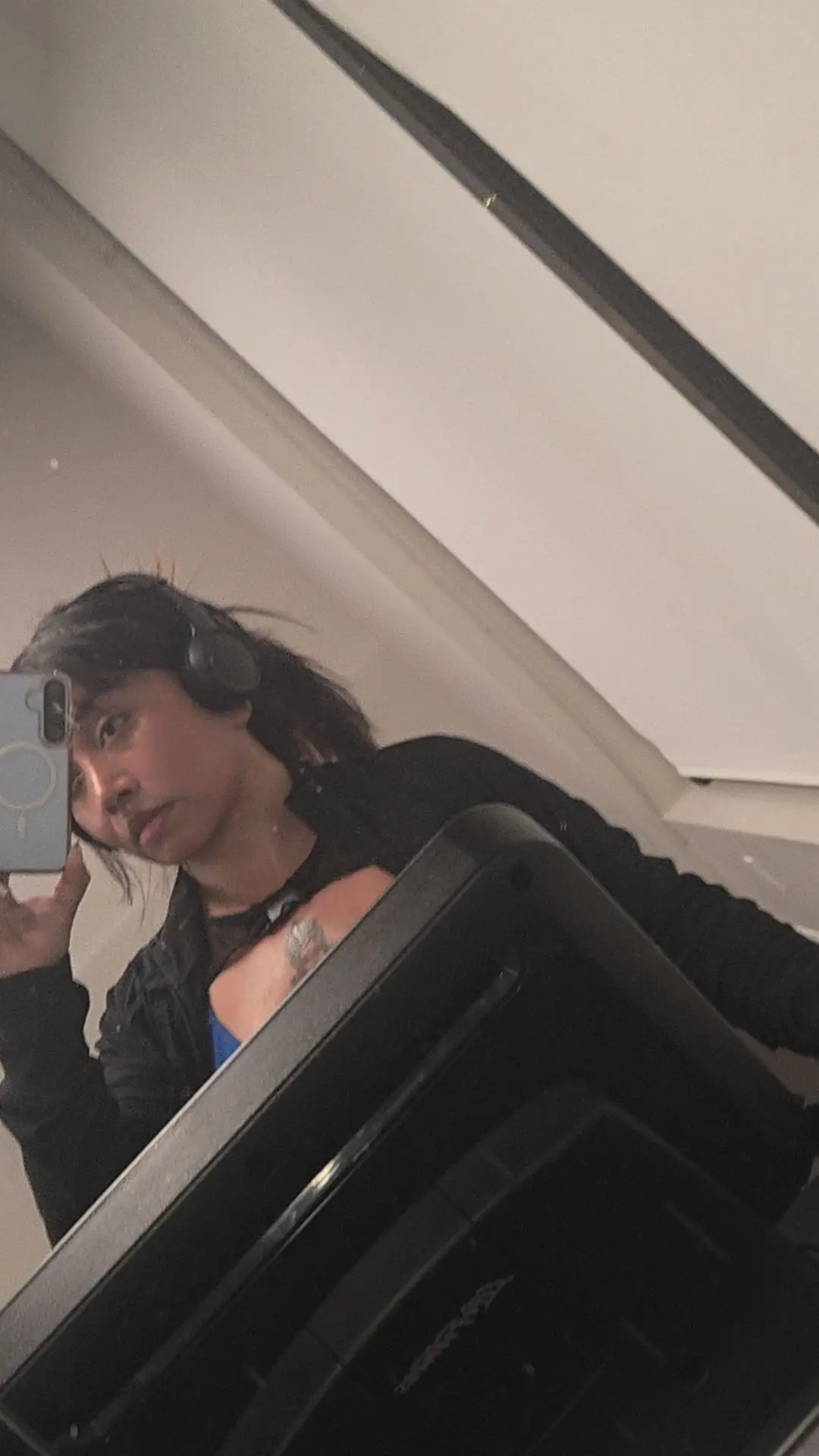 Trying to rehearse self-discipline. I'm on this journey to lose 20 lbs. I did 20 minutes of cardio and used the dual pulley row. 💬 Personal reflections: Having body issues, especially with weight, is difficult. #myweightjourney 