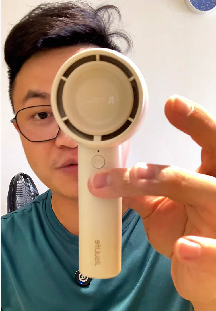 Jisulife handheld fan. Have strong wind. Portable design. Have long battery life. #handheldfan #portablefan #minifan #kipasportable #kipasmini 