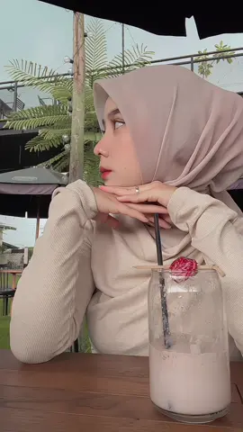 Bismillah, one day ketemu sama yg cintanya ugal-ugalan.