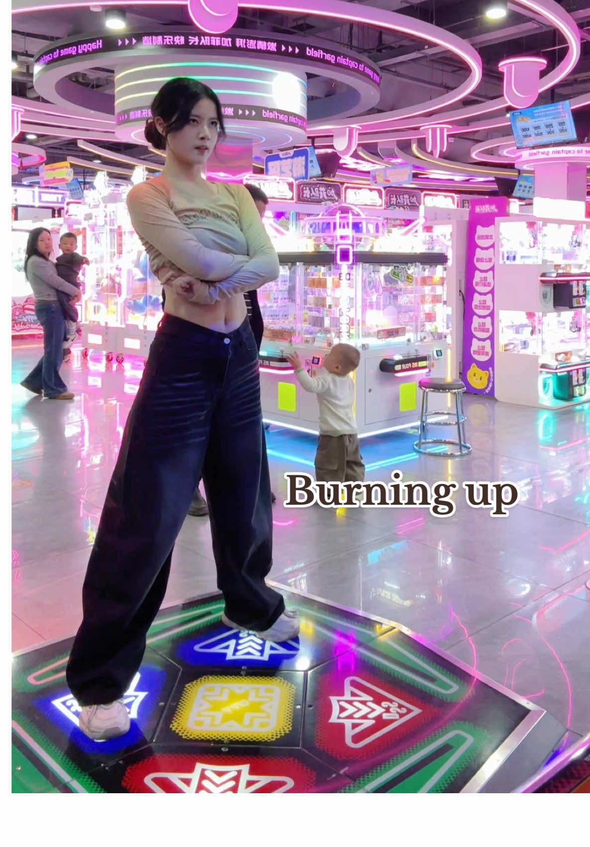 How do they keep their bangs in place? 🥲 #kpop #kpopdance #meow #danceinpublic 