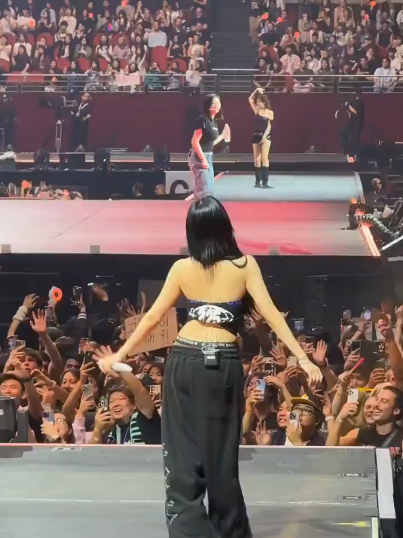 MINA SEXY BACK TALK THAT TALK FANCAM IN SYDNEY DAY 2 #twice #tif #fyp 