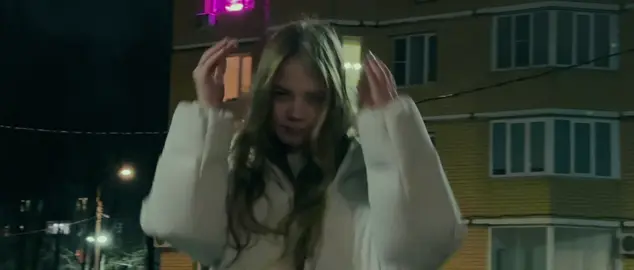 Модель: @ronikaminaeva_ 