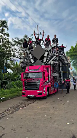 Truck baru sp audio keren sekali #simbolperkasaaudio #pesonagondanglegi #lewatberandafyp 