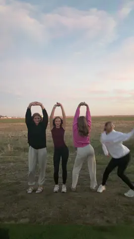 @ashtyn @ᒍEᗩᑎIE #aly 