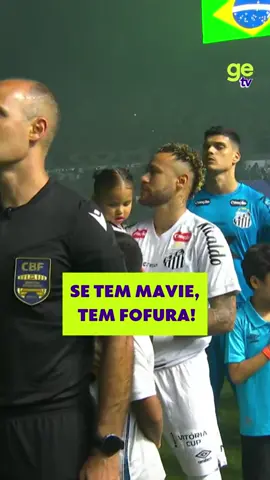 SANTOS, VILA BELMIRO, NEYMAR E MAVIE!  O combo completo no clássico contra o Palmeiras e a filha do jogador exala fofura, né? 🥰 #Santos #Palmeiras #Brasileirão #Futebol #Neymar 