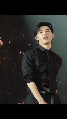 new pov | part 1 #sunghoon - cowo nyebelin. Hari ini cuaca diluar memang cukup panas dan menyegarkan. Apalagi kamu juga akan pergi berangkat ke sekolah jam 06.40 Ibu: 