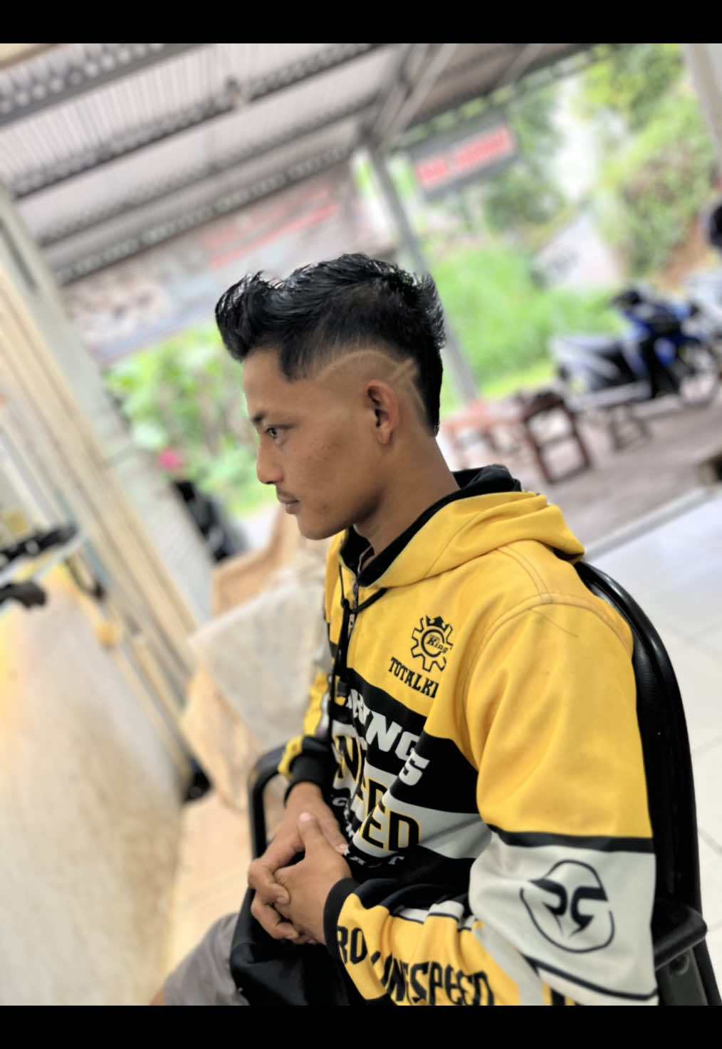 Lagi-lagi model brush fade kawanku#brushfade #barbershop #wsarmy #wschallengekreatif #barbershop @WILLIE SALIM @man's studio @Fickysyaputra29 @KAMAL L NYA SATU 