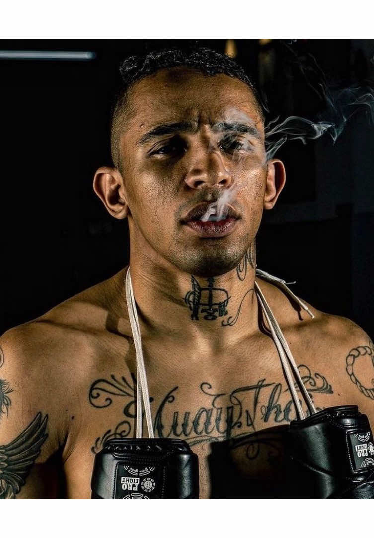 É daqui a poucooo 🚬🥃#carlosprates #leonedwards #UFC #cigarro #mma 