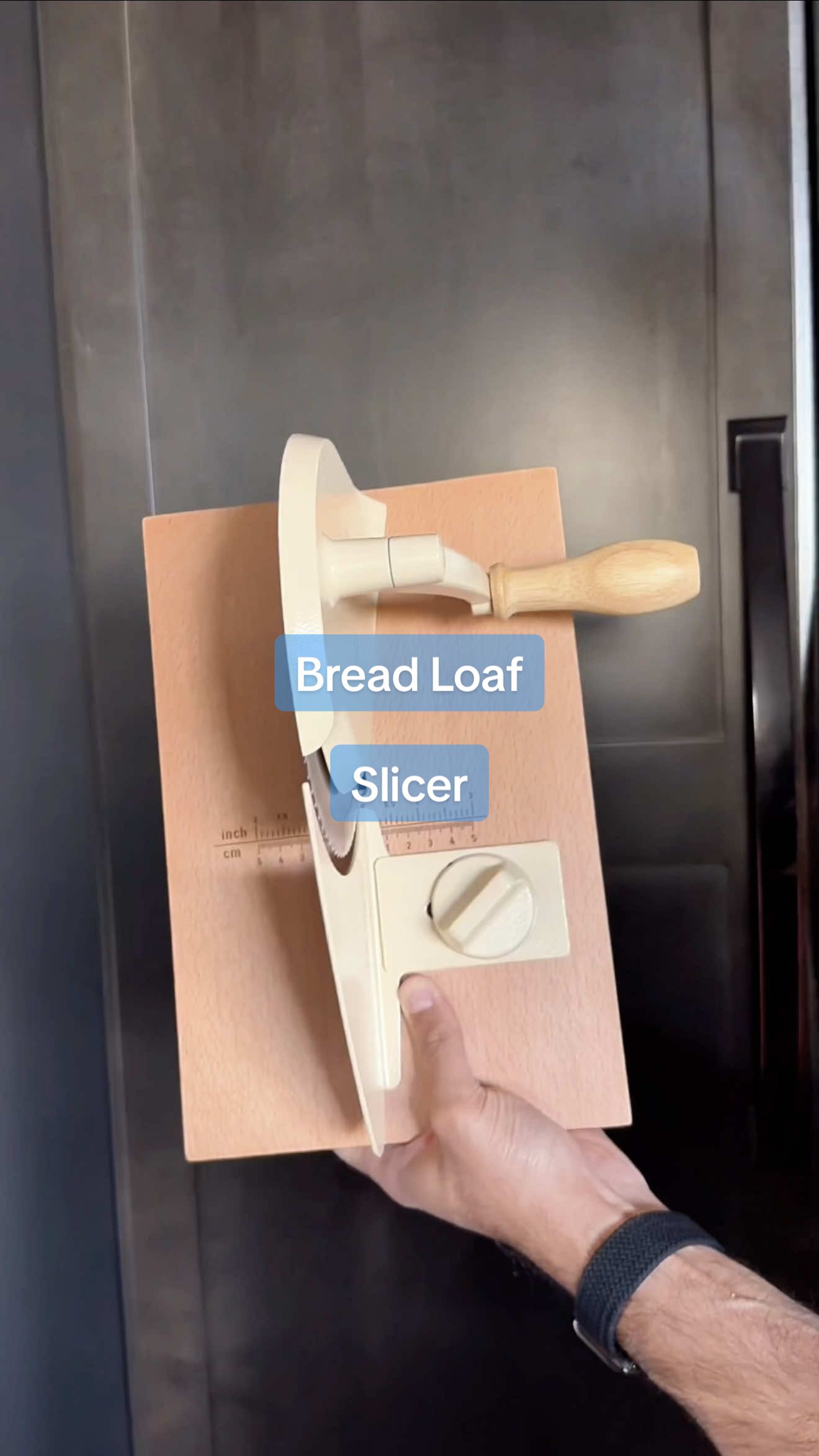 This changes the standard 🤯 Find it under ✨Kitchen Favorites✨ on my website. #amazon #kitchen #breadlover #gadgets #salfinds 