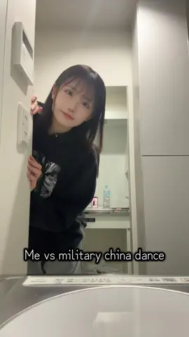 △▼女優なので股関節柔らかいのは当たり前です。 #足上げチャレンジ 