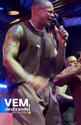 LEO SANTANA - DESLIZA 🔥🔥😮‍💨😍🎶 #leosantana #musica #success #show #salvador 
