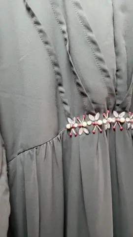 Dress simple nan cantik bisa dipakai acara apapun, dan pastinya bisa dipakai lebaran tahun 2026😍