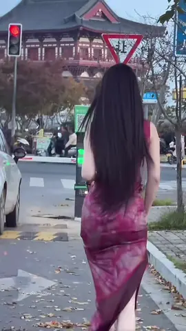 Khi phụ nữ chú ý nhan sắc, tức là họ quay về yêu chính mình. #LynGuangZhou #hoai_linh8386 #xuhuong 