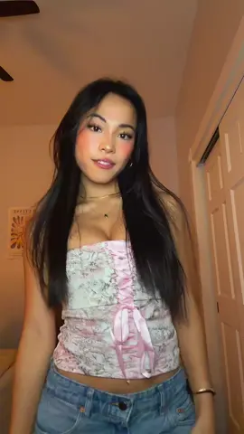 the lighting doesn’t do this top justice 