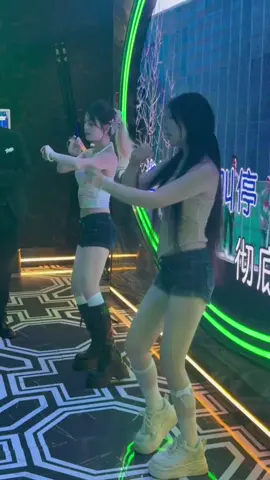 舞照跳 歌照唱  #槟城派对 #槟城包厢文化 #槟城KTV #槟城扶手 #包厢文化         