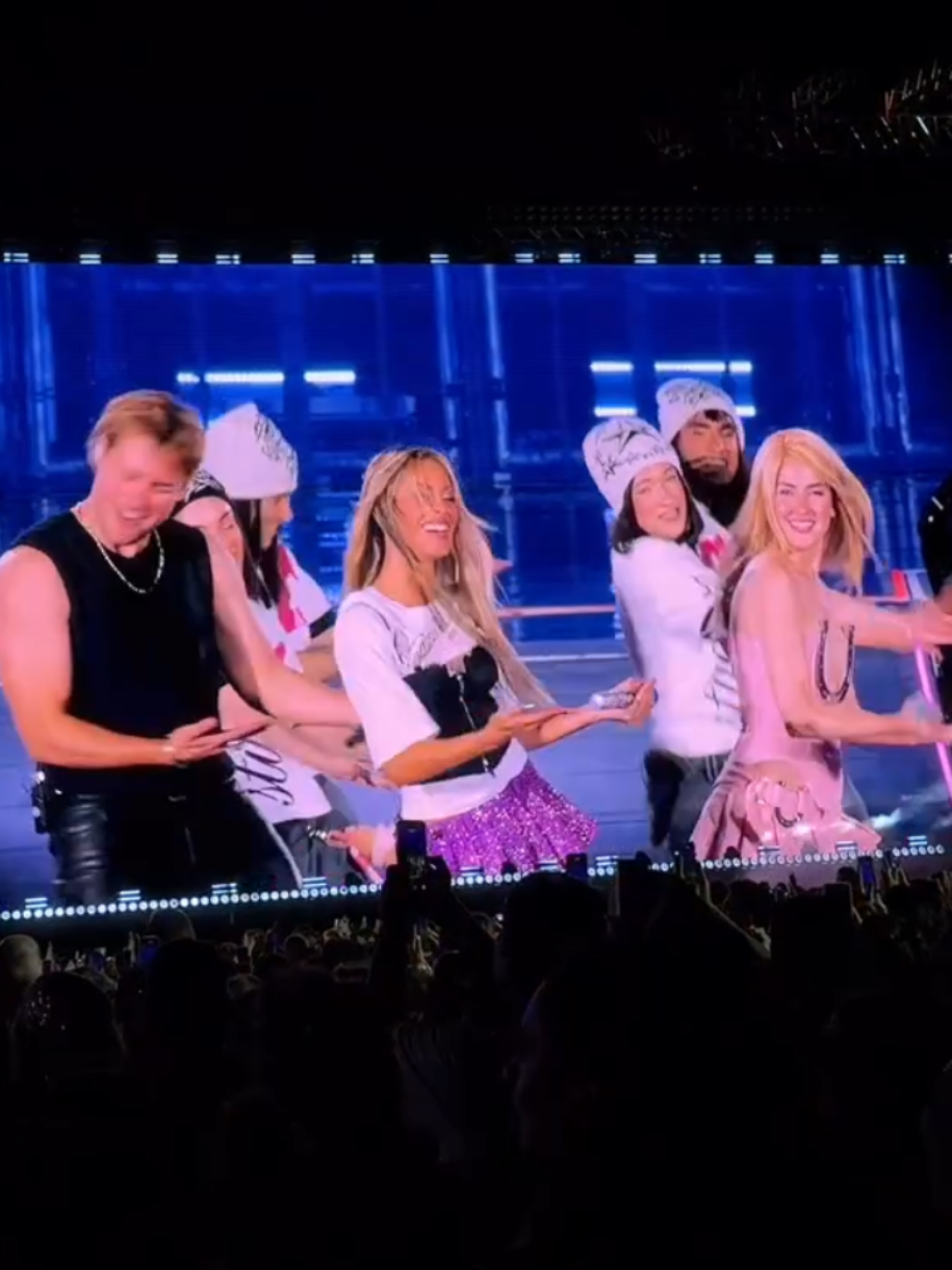 Ser Mejor | FUTTTURA SHOW 8/9 🛸 #tini #tinistoessel #violetta #futttura 